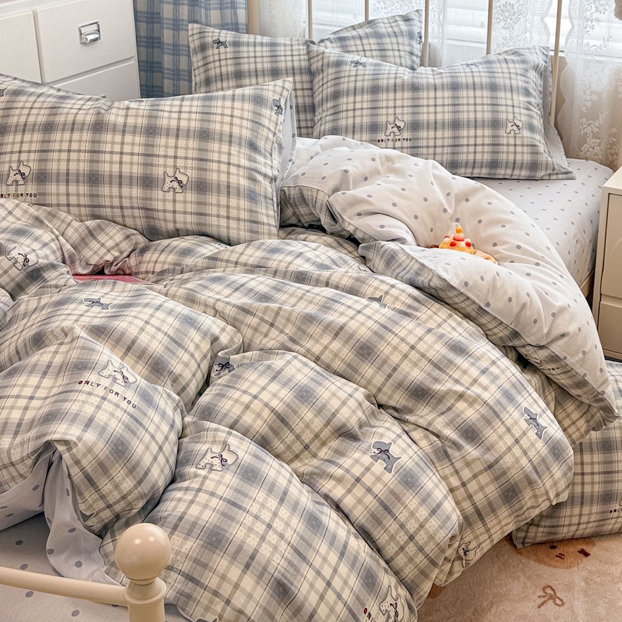 91家纺网 家纺一手货源 找家纺 简宜家居（朝初家纺） 2025新款12868全棉兔与花笺系列四件套 木马蓝格