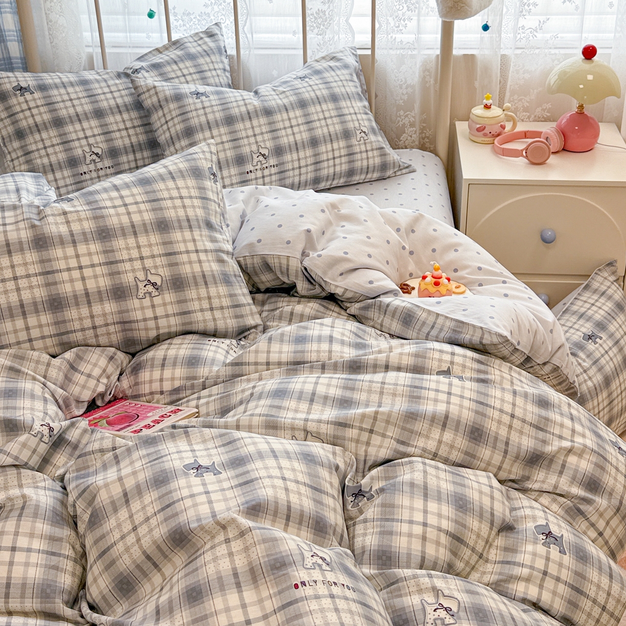 91家纺网 家纺一手货源 找家纺 简宜家居（朝初家纺） 2025新款12868全棉兔与花笺系列四件套 木马蓝格