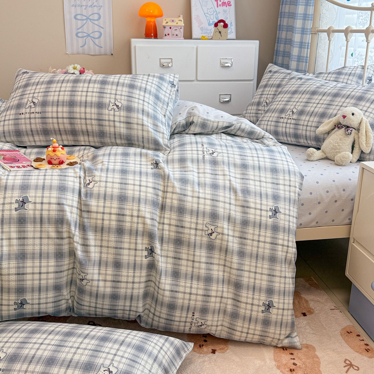 91家纺网 家纺一手货源 找家纺 简宜家居（朝初家纺） 2025新款12868全棉兔与花笺系列四件套 木马蓝格