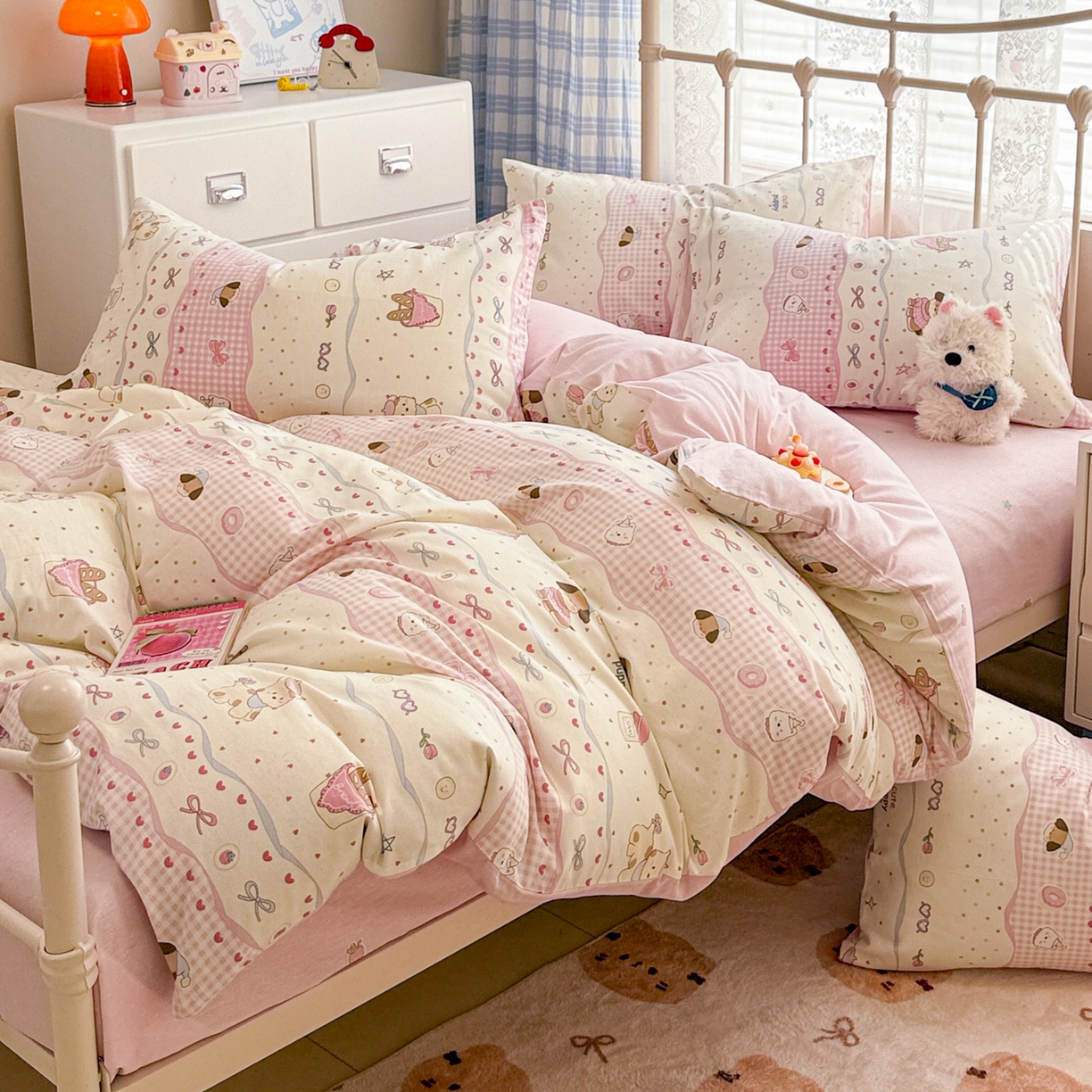 91家纺网 家纺一手货源 找家纺 简宜家居（朝初家纺） 2025新款12868全棉兔与花笺系列四件套 甜心萌犬