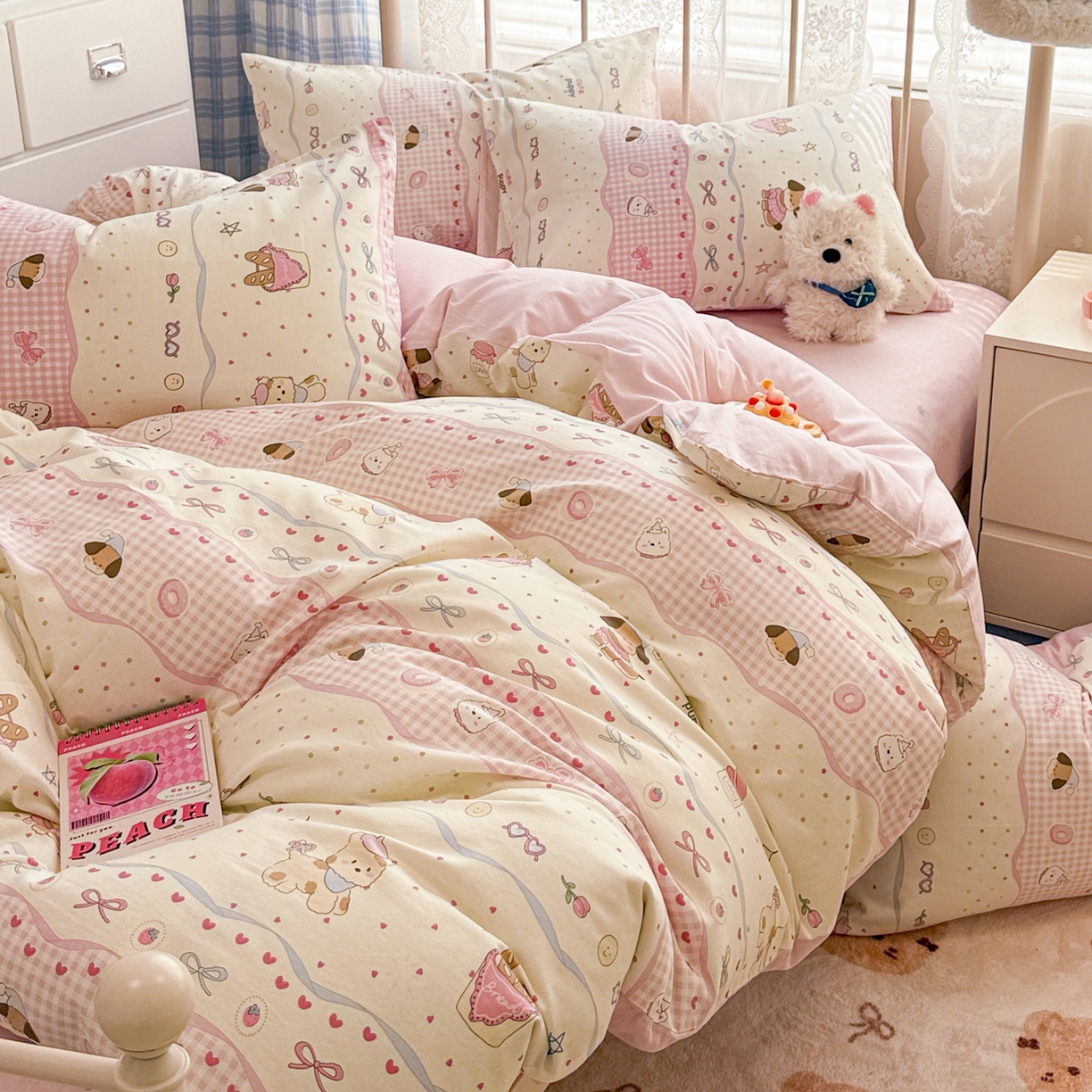 91家纺网 家纺一手货源 找家纺 简宜家居（朝初家纺） 2025新款12868全棉兔与花笺系列四件套 甜心萌犬