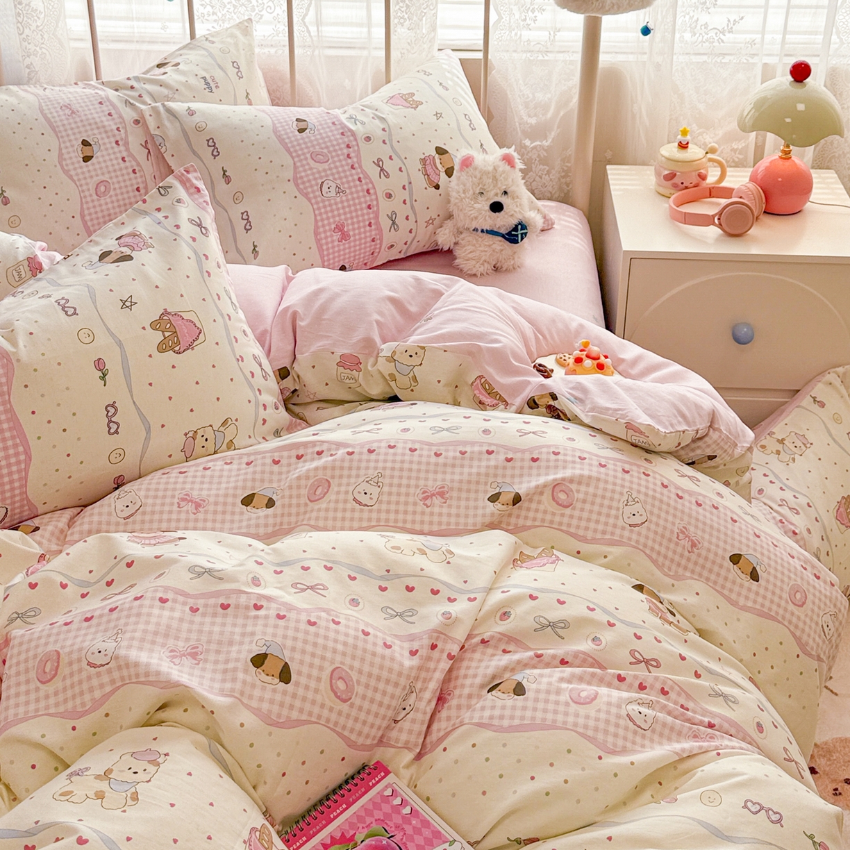 91家纺网 家纺一手货源 找家纺 简宜家居（朝初家纺） 2025新款12868全棉兔与花笺系列四件套 甜心萌犬