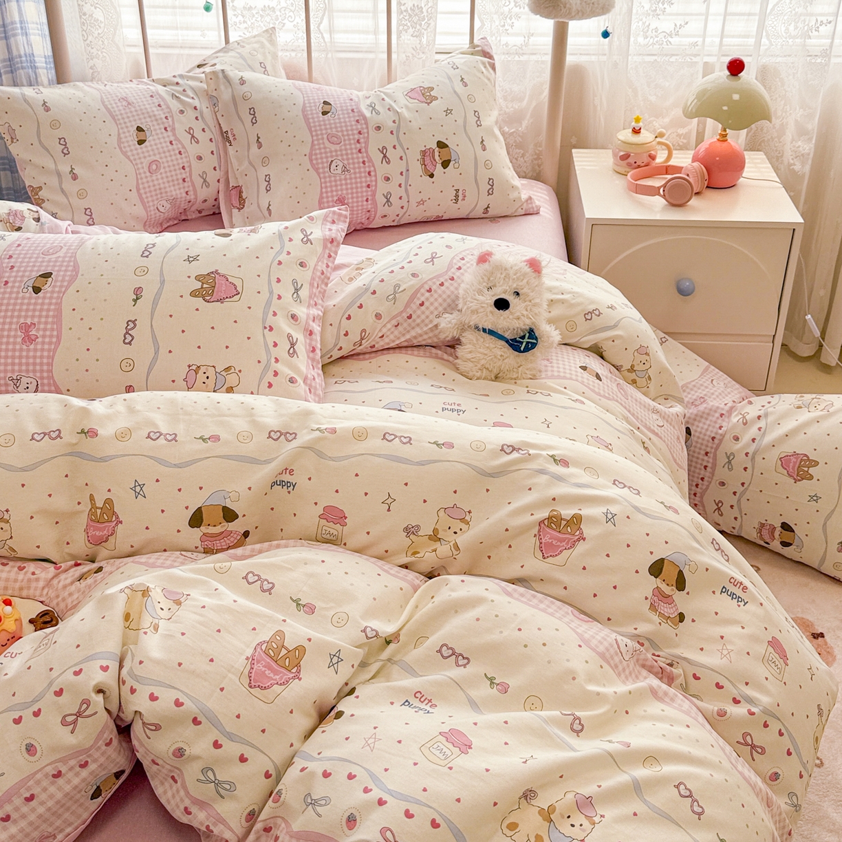 91家纺网 家纺一手货源 找家纺 简宜家居（朝初家纺） 2025新款12868全棉兔与花笺系列四件套 甜心萌犬