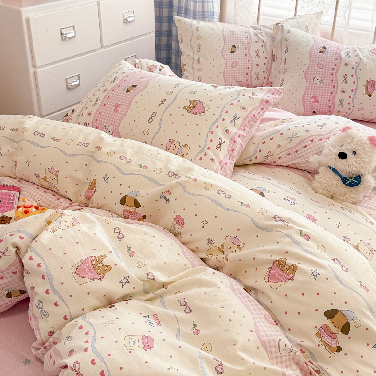 91家纺网 家纺一手货源 找家纺 简宜家居（朝初家纺） 2025新款12868全棉兔与花笺系列四件套 甜心萌犬