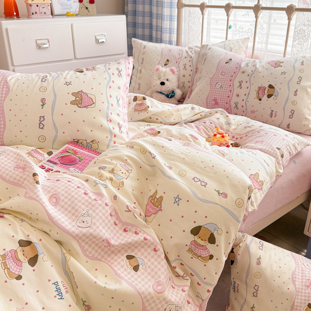 91家纺网 家纺一手货源 找家纺 简宜家居（朝初家纺） 2025新款12868全棉兔与花笺系列四件套 甜心萌犬