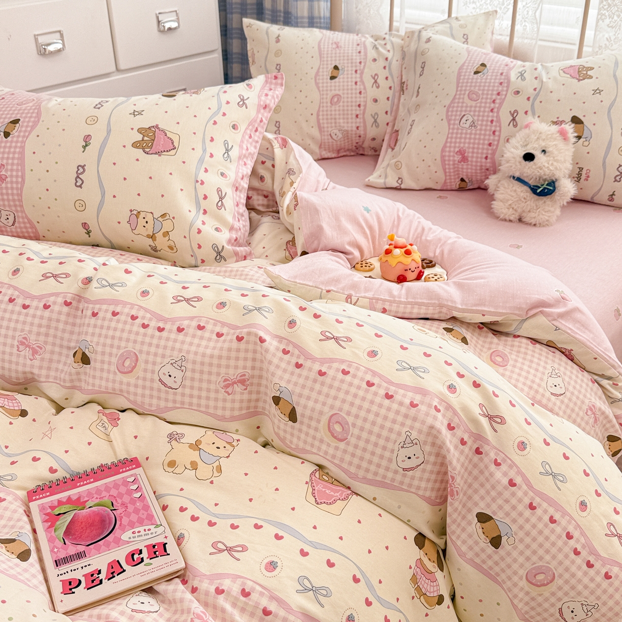 91家纺网 家纺一手货源 找家纺 简宜家居（朝初家纺） 2025新款12868全棉兔与花笺系列四件套 甜心萌犬