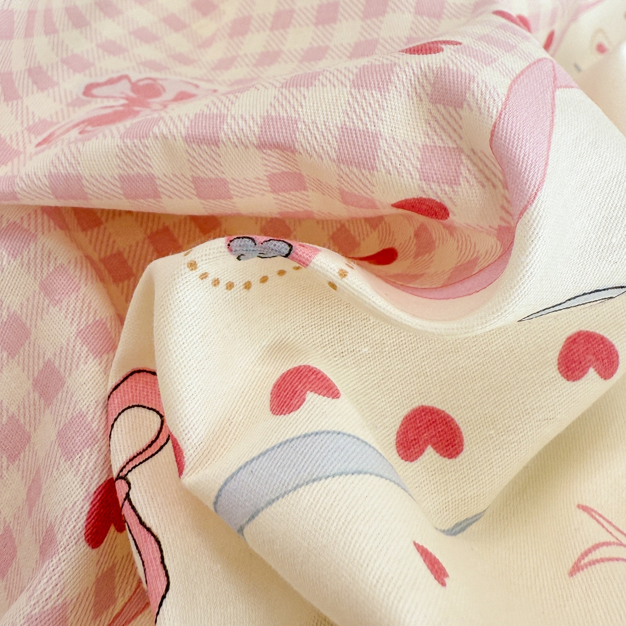 91家纺网 家纺一手货源 找家纺 简宜家居（朝初家纺） 2025新款12868全棉兔与花笺系列四件套 甜心萌犬