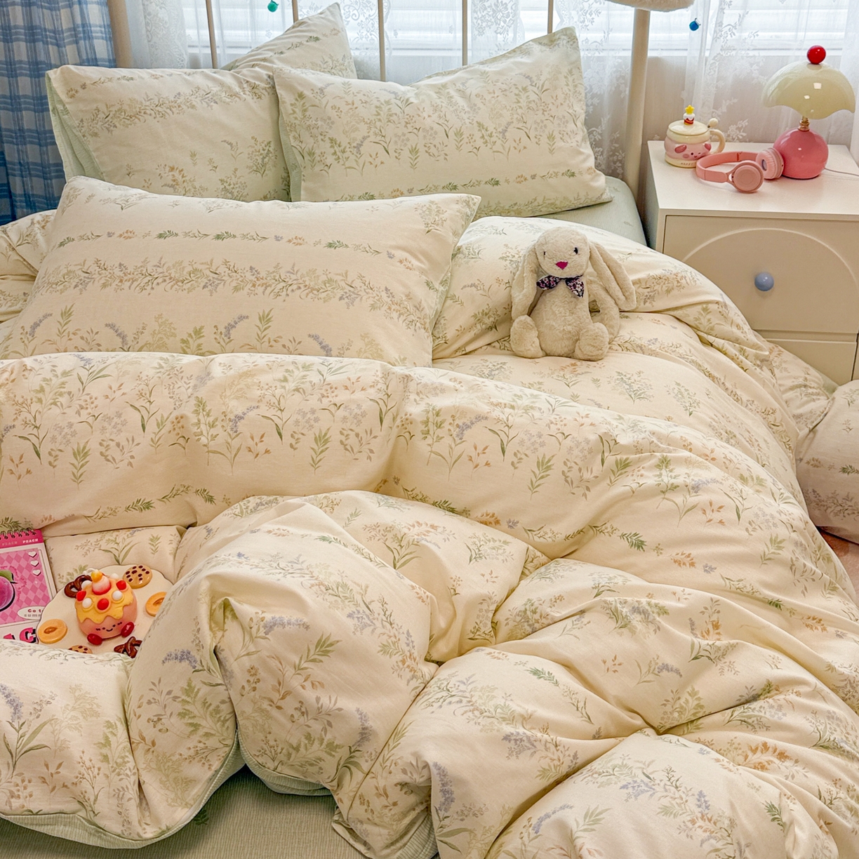 91家纺网 家纺一手货源 找家纺 简宜家居（朝初家纺） 2025新款12868全棉兔与花笺系列四件套 原野草木