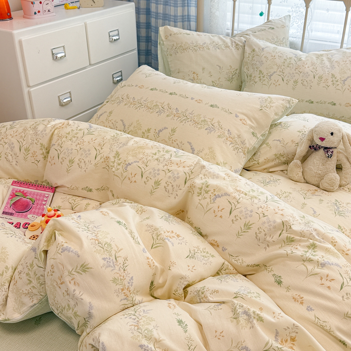 91家纺网 家纺一手货源 找家纺 简宜家居（朝初家纺） 2025新款12868全棉兔与花笺系列四件套 原野草木