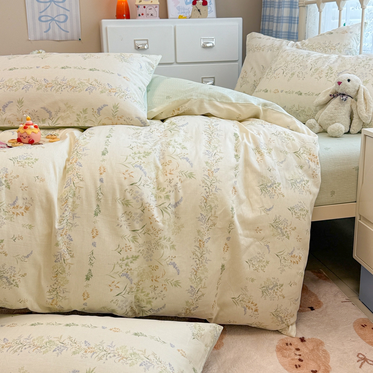 91家纺网 家纺一手货源 找家纺 简宜家居（朝初家纺） 2025新款12868全棉兔与花笺系列四件套 原野草木