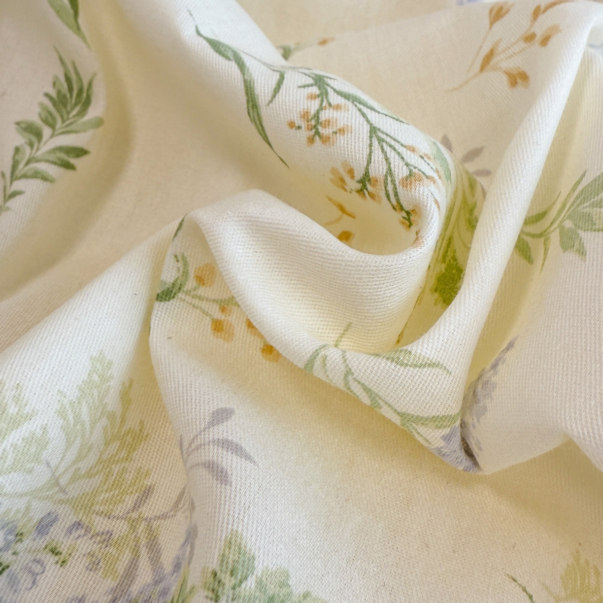 91家纺网 家纺一手货源 找家纺 简宜家居（朝初家纺） 2025新款12868全棉兔与花笺系列四件套 原野草木