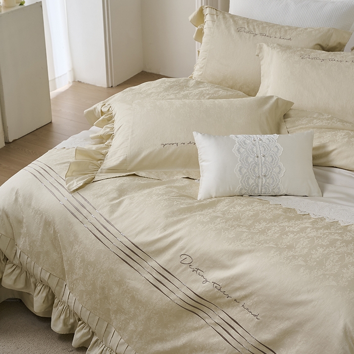 91家纺网 家纺一手货源 找家纺 （总）诗黛尔 2025秋冬新款长绒棉提花绣花洛可可系列四件套