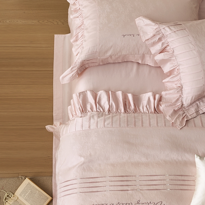 91家纺网 家纺一手货源 找家纺 （总）诗黛尔 2025秋冬新款长绒棉提花绣花洛可可系列四件套