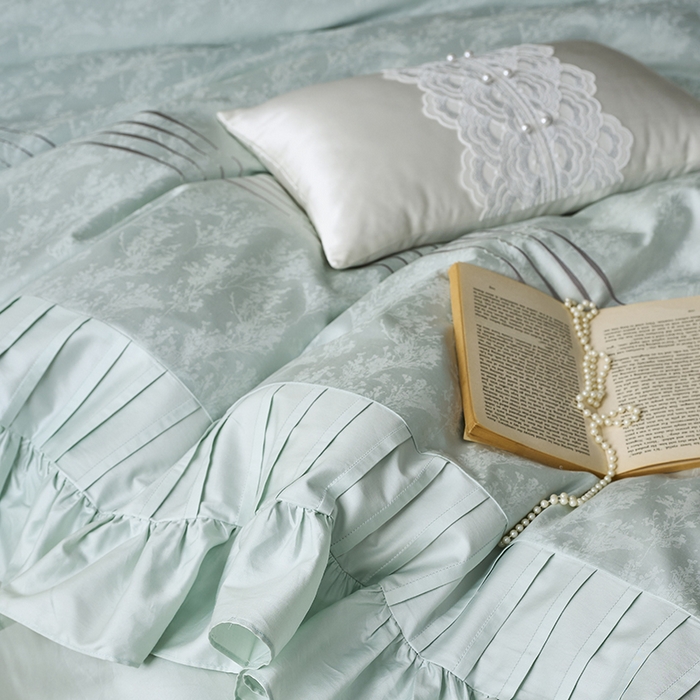 91家纺网 家纺一手货源 找家纺 诗黛尔 2025秋冬新款长绒棉提花绣花洛可可系列四件套 洛可可玛卡蓝