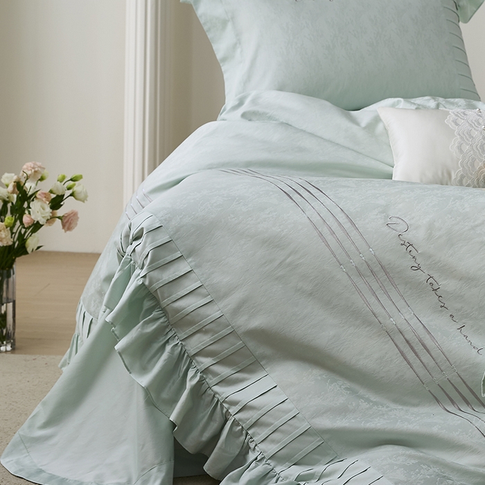 91家纺网 家纺一手货源 找家纺 诗黛尔 2025秋冬新款长绒棉提花绣花洛可可系列四件套 洛可可玛卡蓝