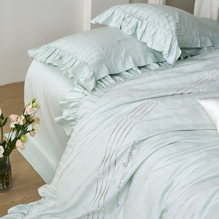 91家纺网 家纺一手货源 找家纺 诗黛尔 2025秋冬新款长绒棉提花绣花洛可可系列四件套 洛可可玛卡蓝