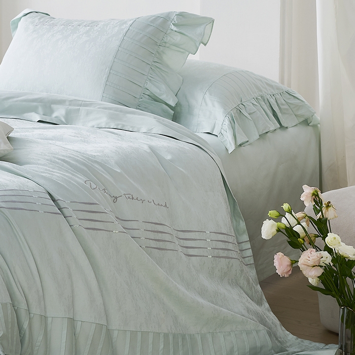 91家纺网 家纺一手货源 找家纺 诗黛尔 2025秋冬新款长绒棉提花绣花洛可可系列四件套 洛可可玛卡蓝