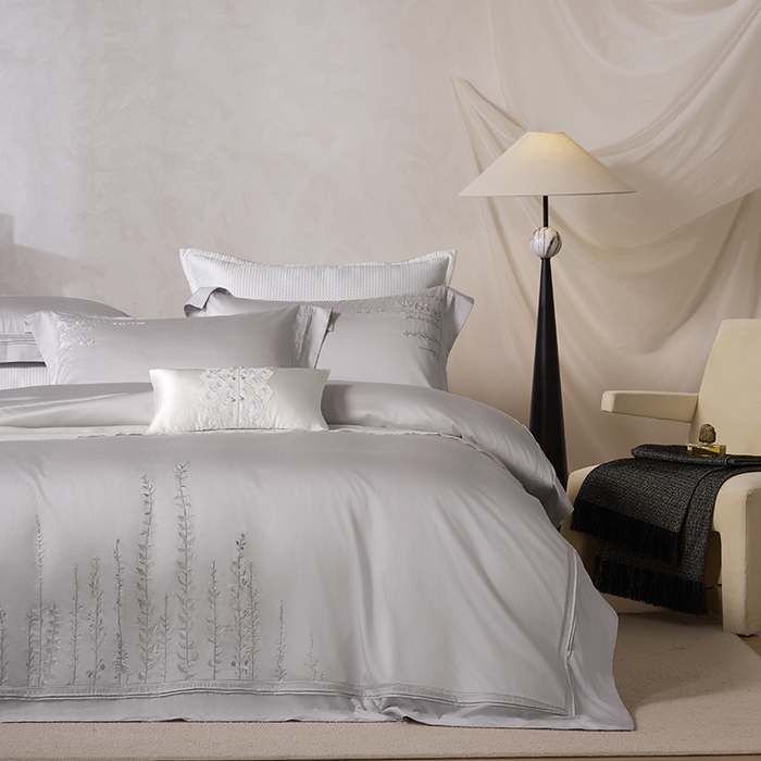 91家纺网 家纺一手货源 找家纺 （总）诗黛尔 2025秋冬新款长绒棉绣花漫枝系列四件套