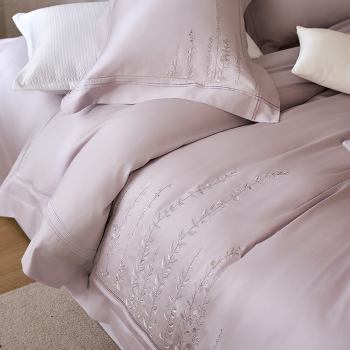 91家纺网 家纺一手货源 找家纺 诗黛尔 2025秋冬新款长绒棉绣花漫枝系列四件套 漫枝 莫奈紫