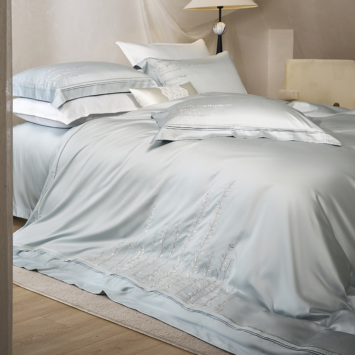 91家纺网 家纺一手货源 找家纺 诗黛尔 2025秋冬新款长绒棉绣花漫枝系列四件套 漫枝-冰川蓝