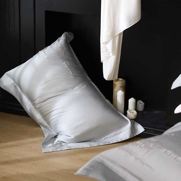 91家纺网 家纺一手货源 找家纺 诗黛尔 2025秋冬新款长绒棉绣花漫枝系列四件套 漫枝-冰川蓝