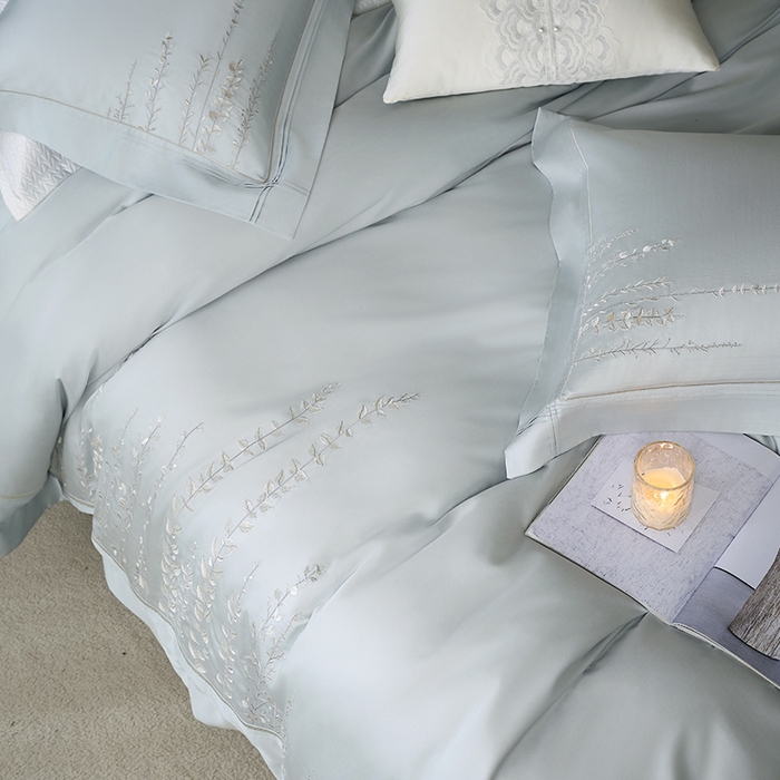 91家纺网 家纺一手货源 找家纺 诗黛尔 2025秋冬新款长绒棉绣花漫枝系列四件套 漫枝-冰川蓝