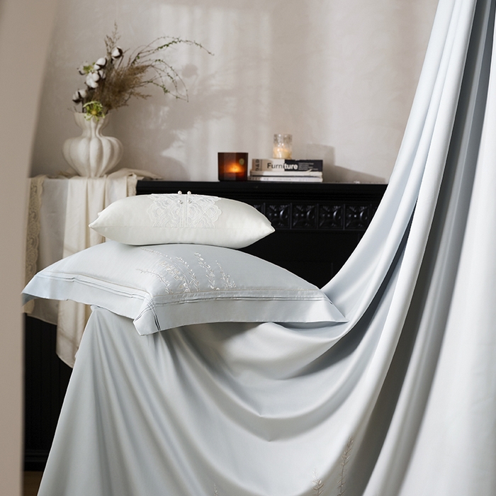 91家纺网 家纺一手货源 找家纺 诗黛尔 2025秋冬新款长绒棉绣花漫枝系列四件套 漫枝-冰川蓝