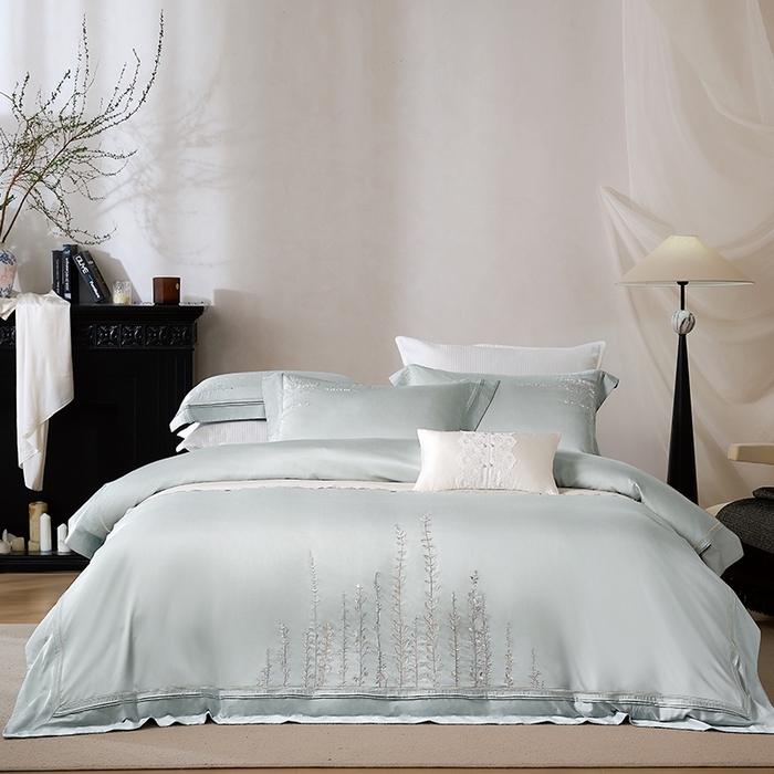 91家纺网 家纺一手货源 找家纺 诗黛尔 2025秋冬新款长绒棉绣花漫枝系列四件套 漫枝-冰川蓝