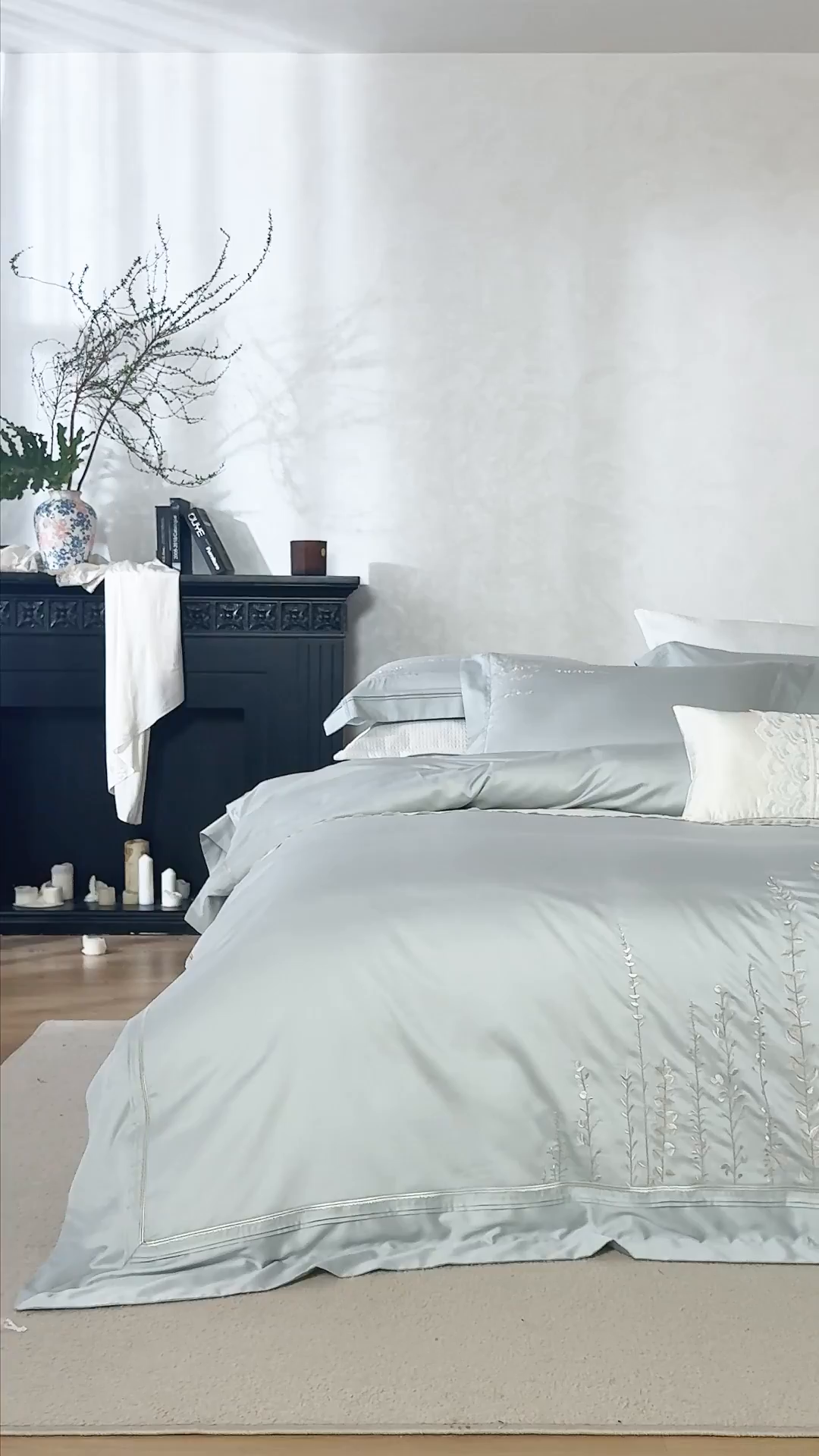 91家纺网 家纺一手货源 找家纺 诗黛尔 2025秋冬新款长绒棉绣花漫枝系列四件套 漫枝-冰川蓝