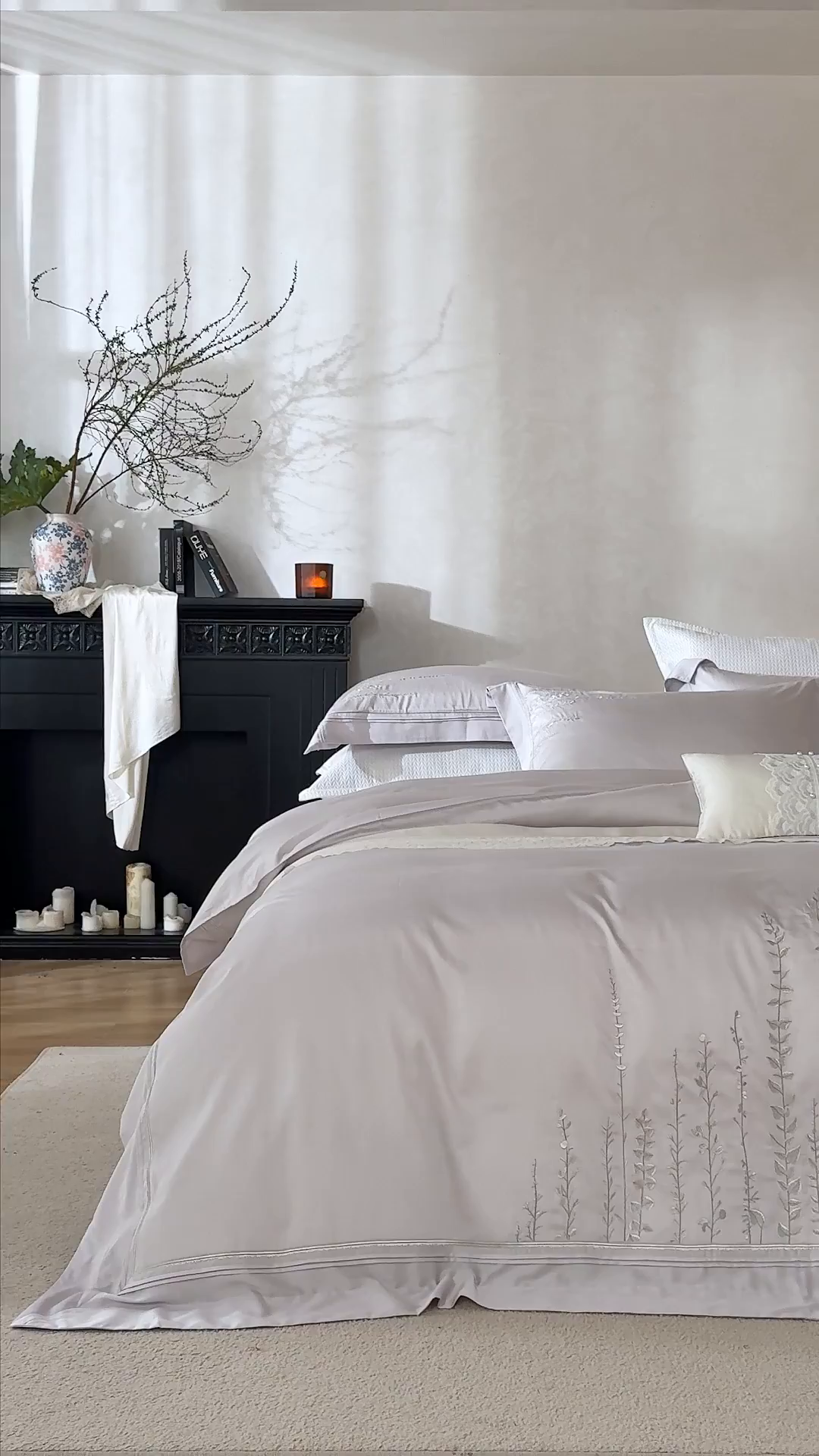 91家纺网 家纺一手货源 找家纺 诗黛尔 2025秋冬新款长绒棉绣花漫枝系列四件套 漫枝-浅云灰