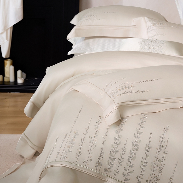 91家纺网 家纺一手货源 找家纺 诗黛尔 2025秋冬新款长绒棉绣花漫枝系列四件套 漫枝-云白