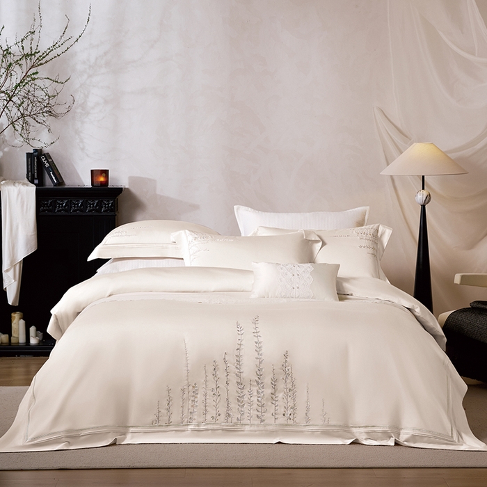 91家纺网 家纺一手货源 找家纺 诗黛尔 2025秋冬新款长绒棉绣花漫枝系列四件套 漫枝-云白