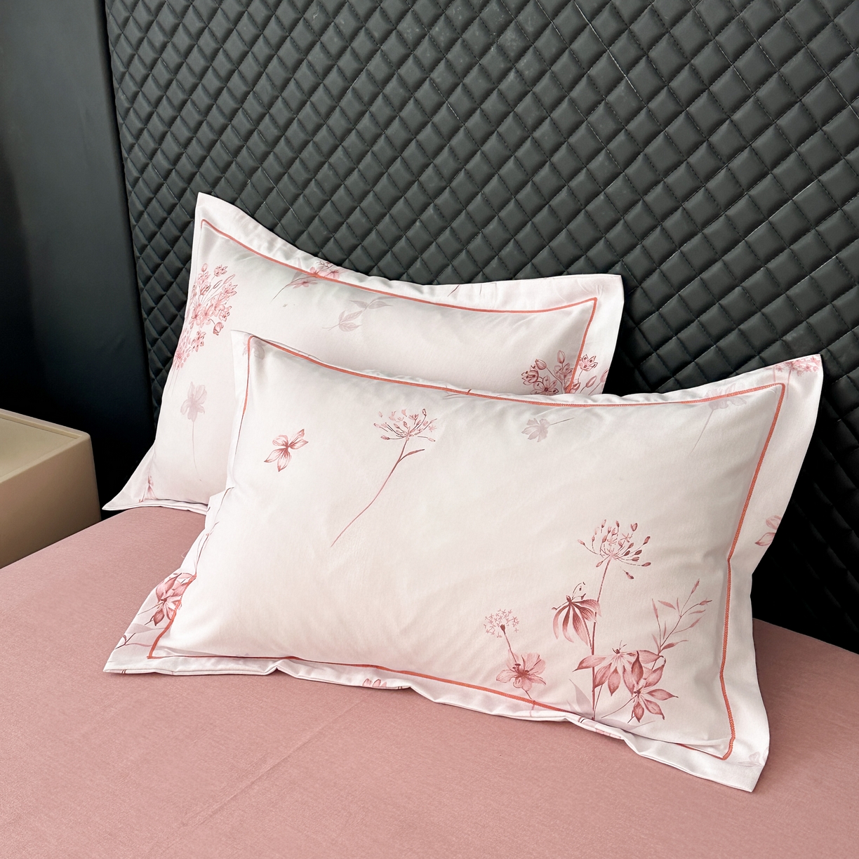 91家纺网 家纺一手货源 找家纺 幸嘉轩 2025新款全棉纯棉喷气加厚磨毛四件套-系列五墨鱼花茶