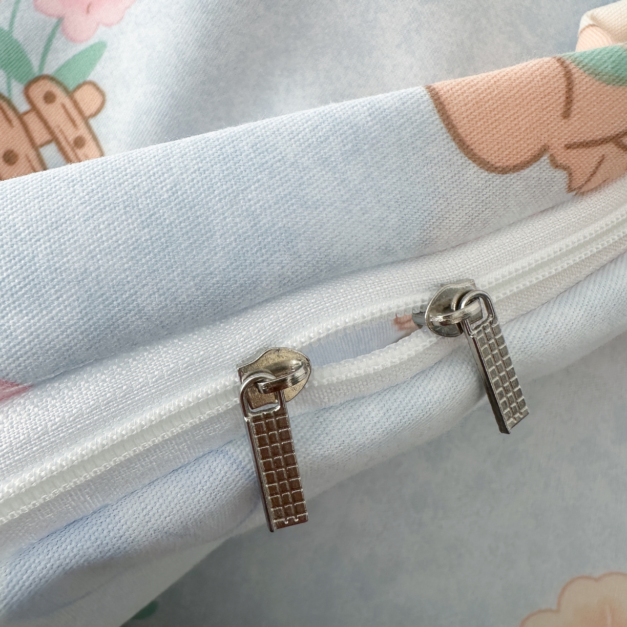 91家纺网 家纺一手货源 找家纺 幸嘉轩 2025新款全棉纯棉喷气加厚磨毛四件套-系列五萌兔乐园