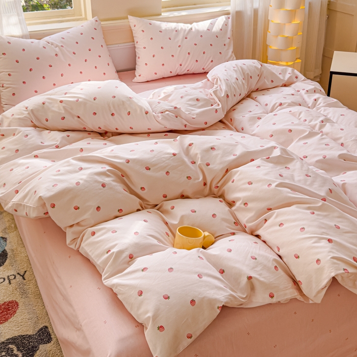 91家纺网 家纺一手货源 找家纺 感遇家纺 2026新款全棉纯棉印花13372四件套 草莓小园