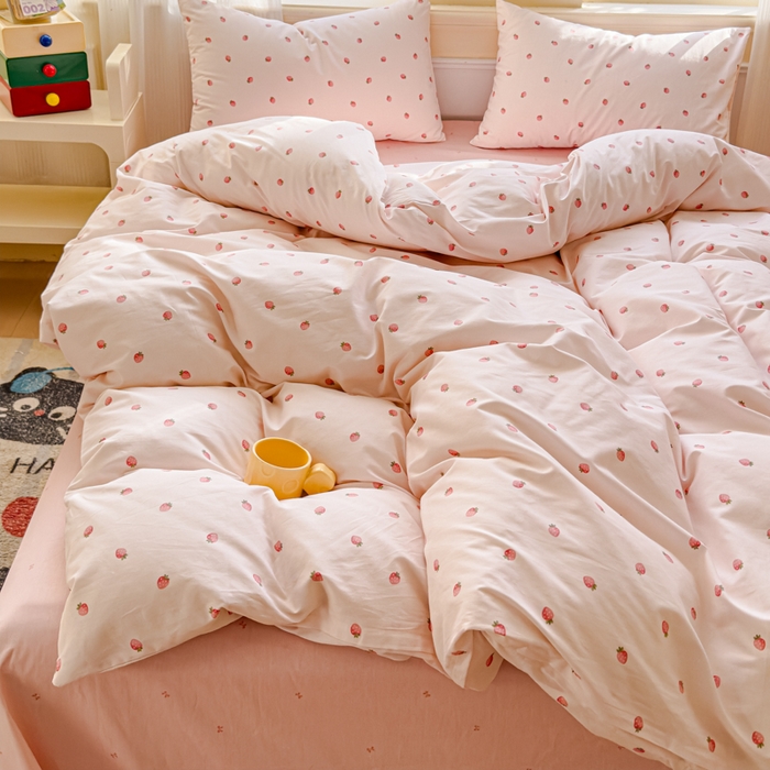 91家纺网 家纺一手货源 找家纺 感遇家纺 2026新款全棉纯棉印花13372四件套 草莓小园