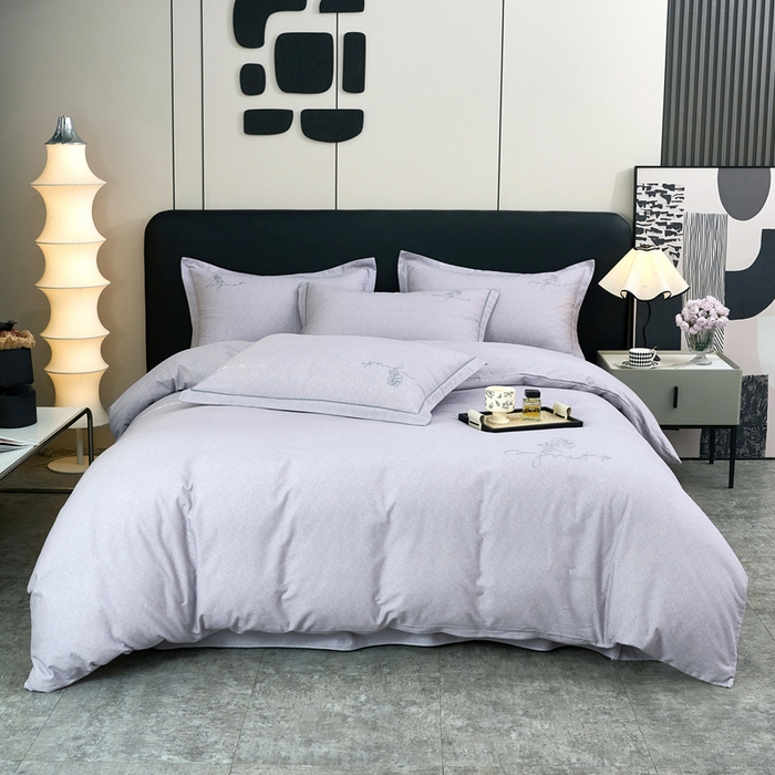 91家纺网 家纺一手货源 找家纺 三沁家居 2025新款全棉磨毛刺绣四件套-玫瑰物语 玫瑰物语-灰紫