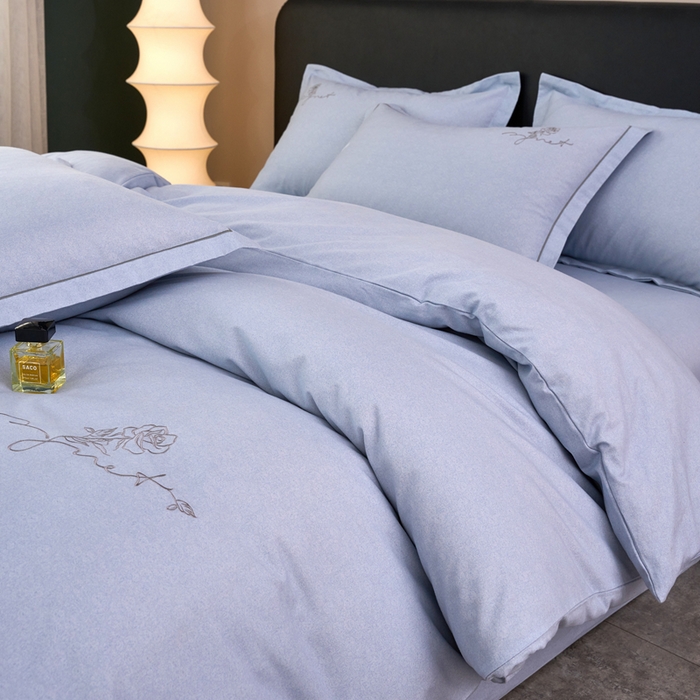 91家纺网 家纺一手货源 找家纺 三沁家居 2025新款全棉磨毛刺绣四件套-玫瑰物语 玫瑰物语-蓝灰