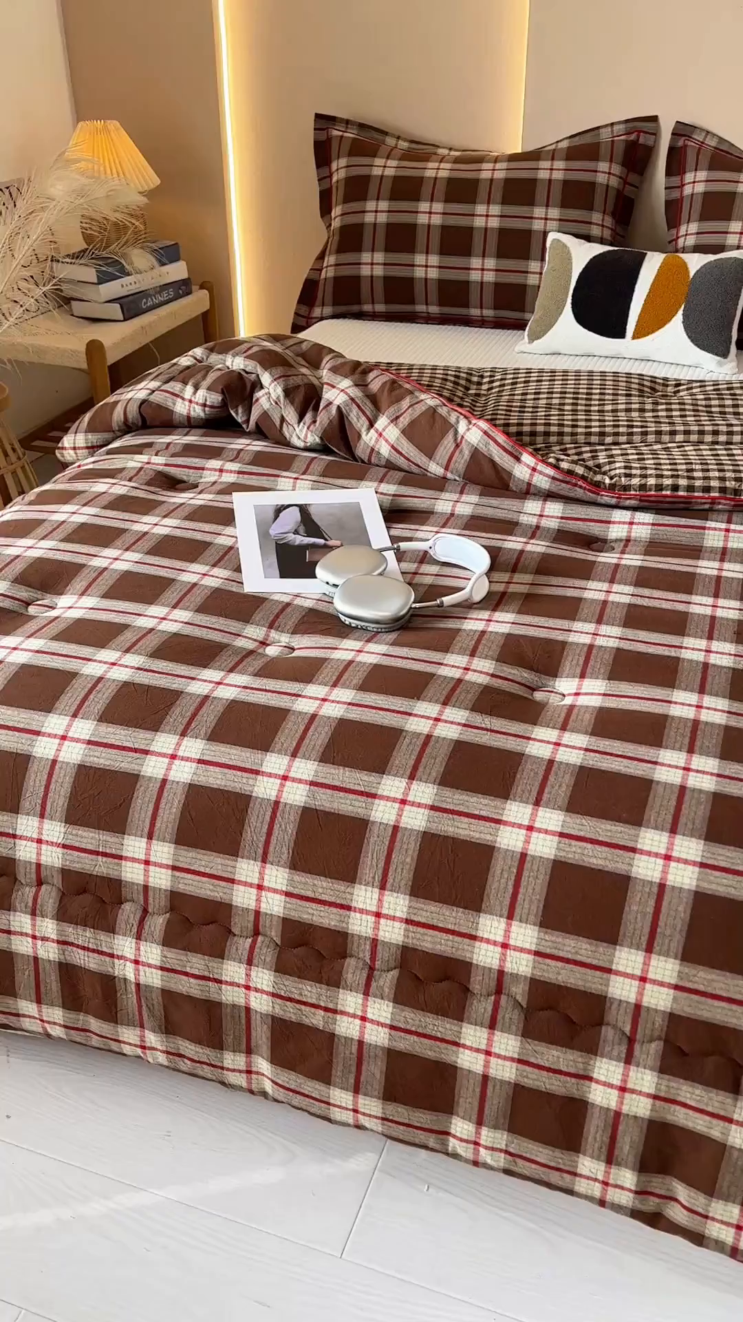 91家纺网 家纺一手货源 找家纺 三沁家居 2025新款全棉色织水洗棉大豆被冬被被子被芯 格调雅韵咖