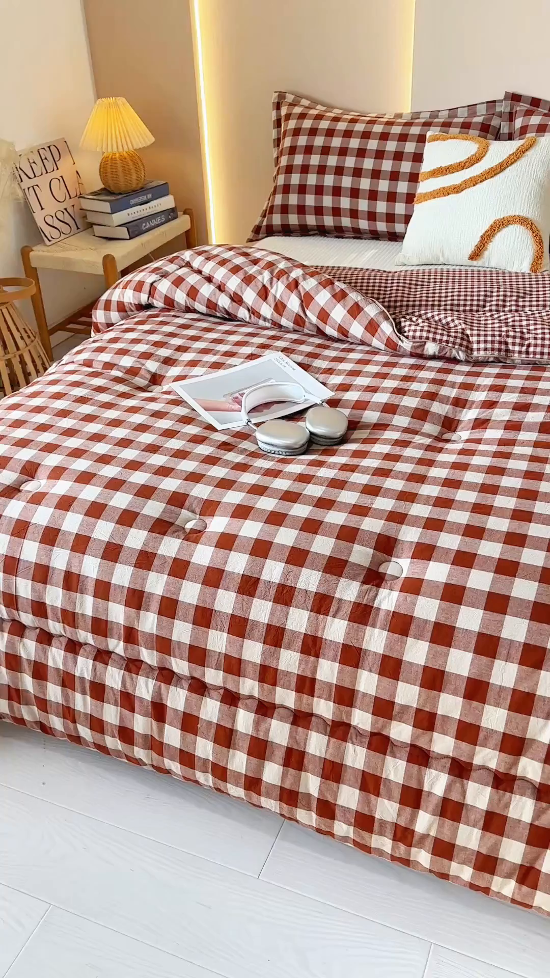 91家纺网 家纺一手货源 找家纺 三沁家居 2025新款全棉色织水洗棉大豆被冬被被子被芯 咖中格