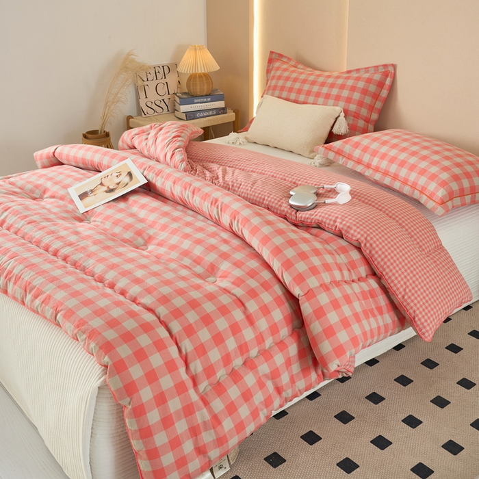 91家纺网 家纺一手货源 找家纺 三沁家居 2025新款全棉色织水洗棉大豆被冬被被子被芯 专粉中格