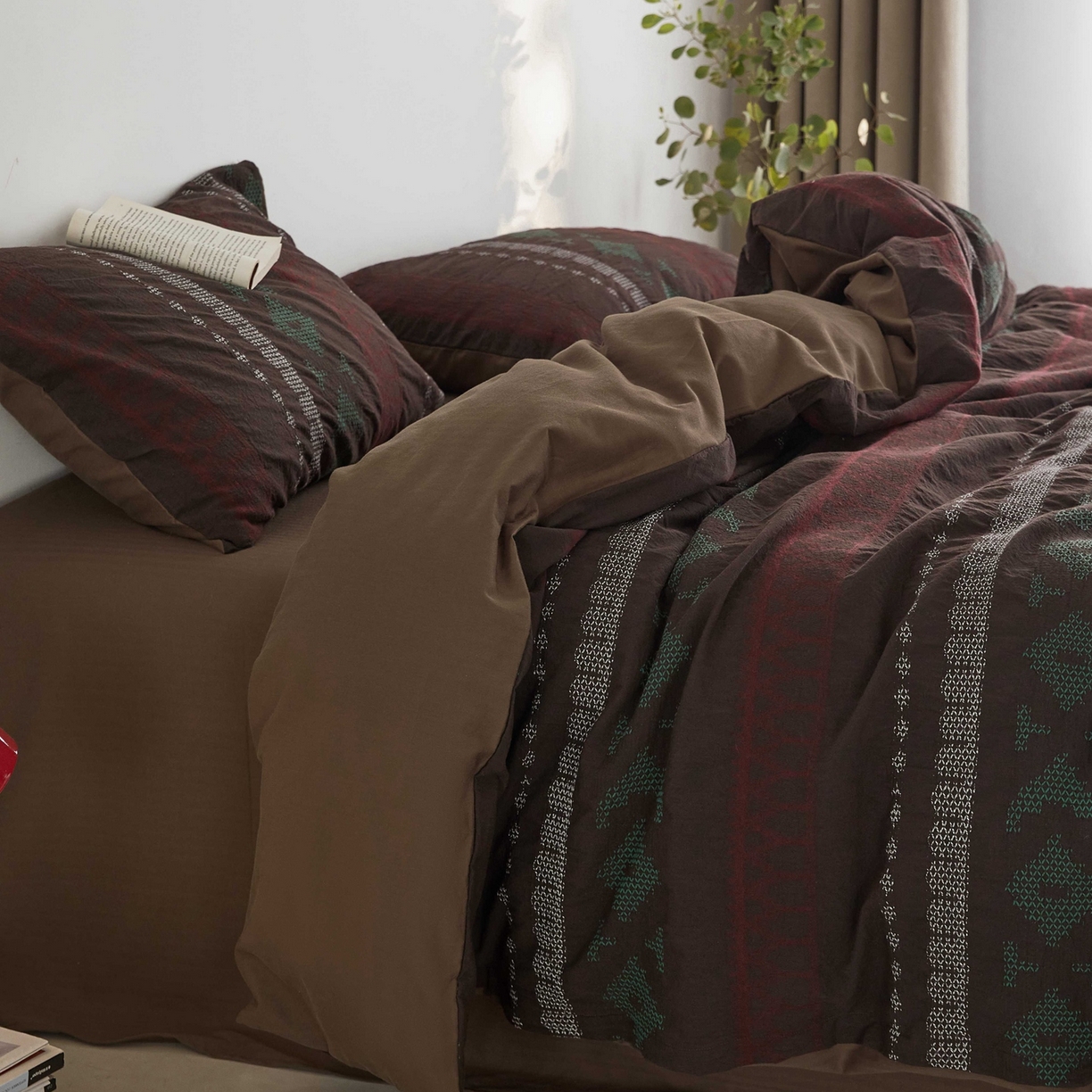 91家纺网 家纺一手货源 找家纺 （总）山舍家居 2025新款全棉纯棉特种彩纱针刺子提花四件套-费尔岛的故事-深巧棕