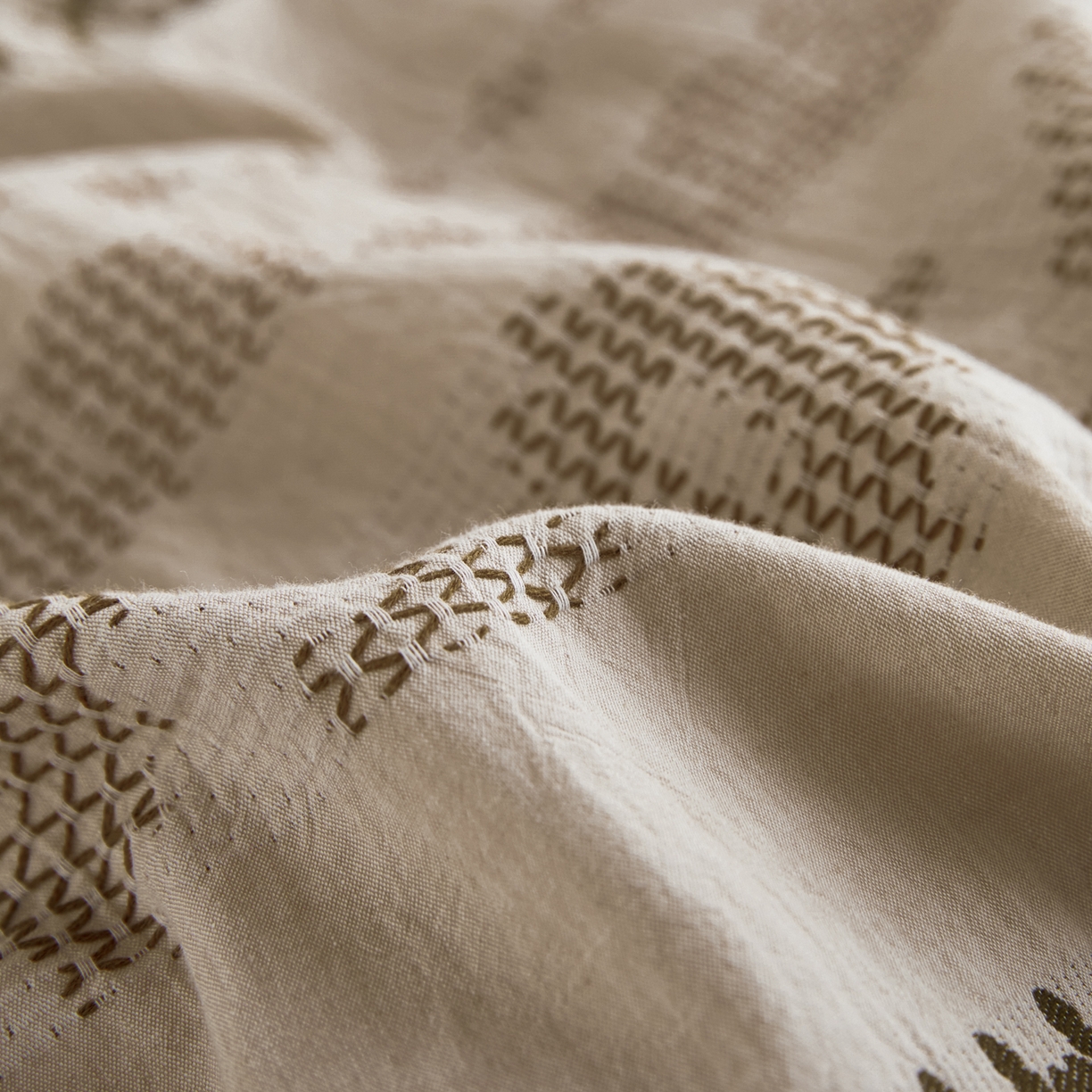 91家纺网 家纺一手货源 找家纺 （总）山舍家居 2025新款全棉纯棉特种彩纱针刺子提花四件套-费尔岛的故事-卡其棕