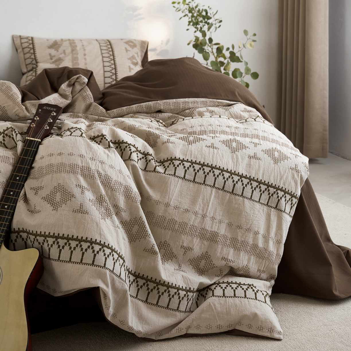 91家纺网 家纺一手货源 找家纺 （总）山舍家居 2025新款全棉纯棉特种彩纱针刺子提花四件套-费尔岛的故事-卡其棕