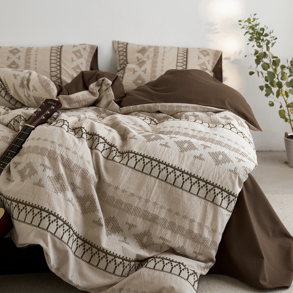 91家纺网 家纺一手货源 找家纺 （总）山舍家居 2025新款全棉纯棉特种彩纱针刺子提花四件套-费尔岛的故事-卡其棕