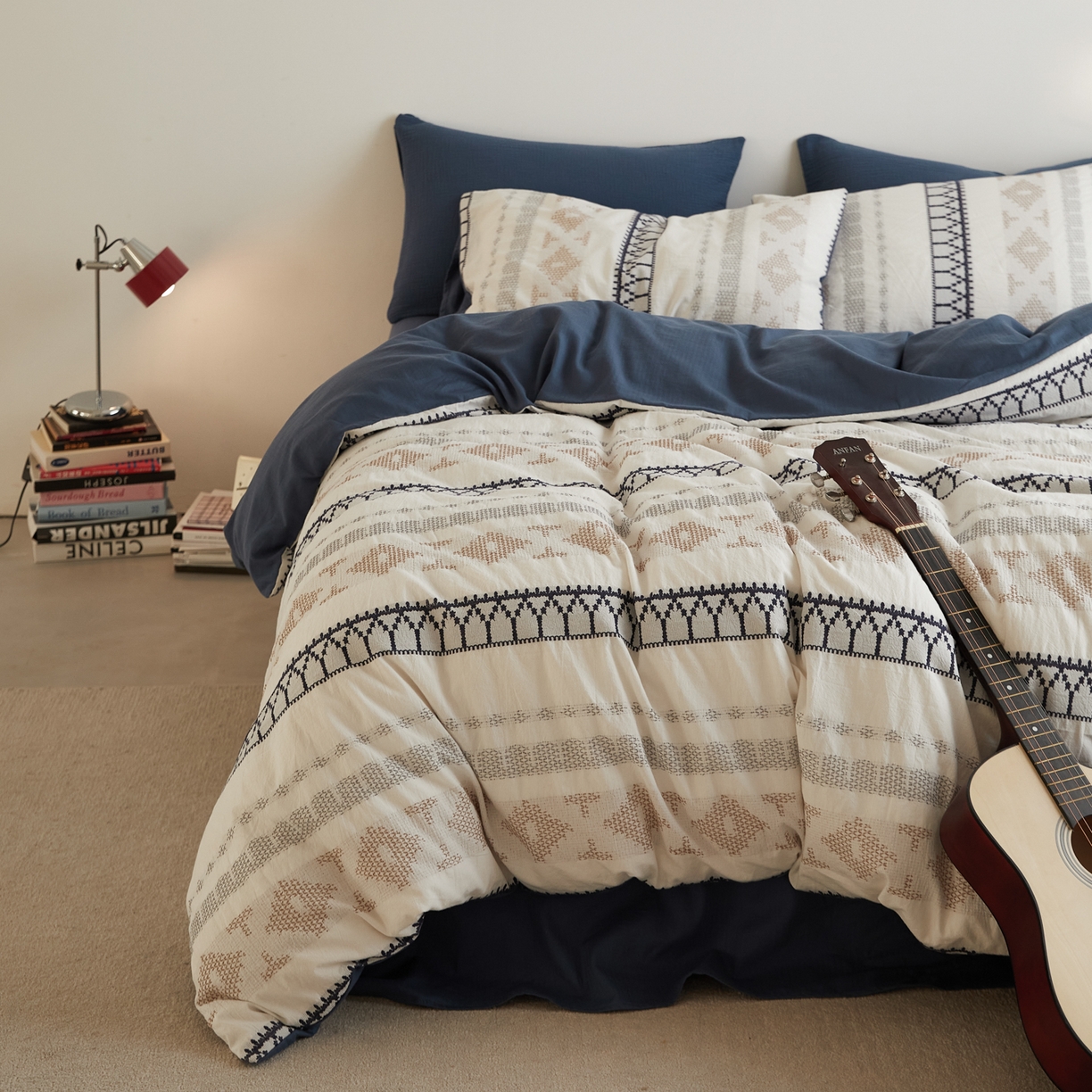 91家纺网 家纺一手货源 找家纺 （总）山舍家居 2025新款全棉纯棉特种彩纱针刺子提花四件套-费尔岛的故事-晴空蓝