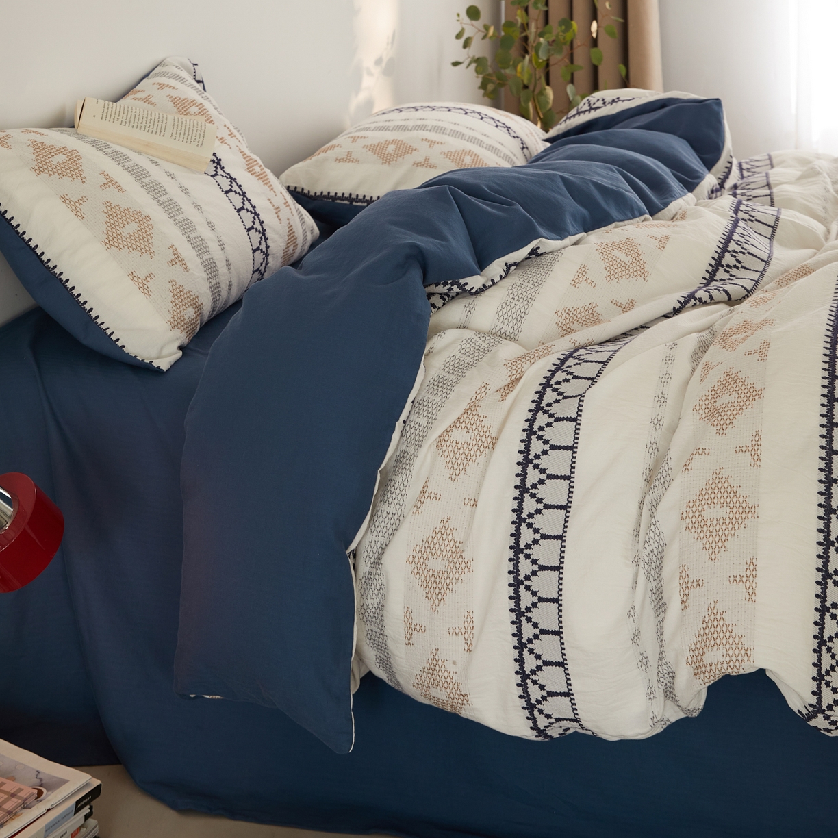 91家纺网 家纺一手货源 找家纺 （总）山舍家居 2025新款全棉纯棉特种彩纱针刺子提花四件套-费尔岛的故事-晴空蓝