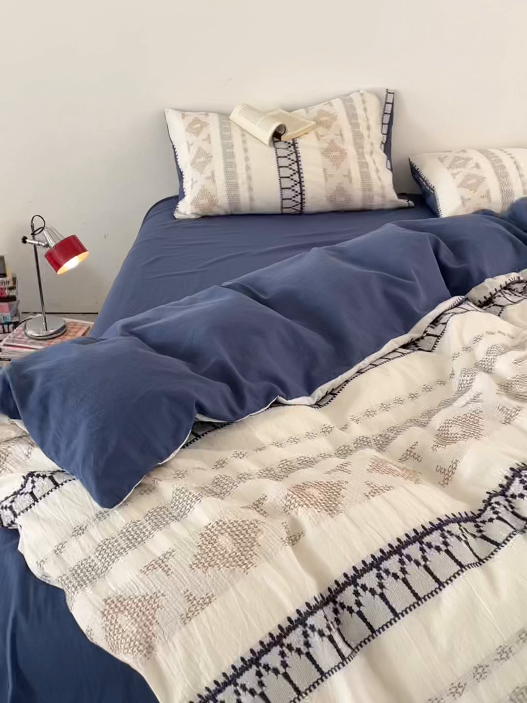 91家纺网 家纺一手货源 找家纺 （总）山舍家居 2025新款全棉纯棉特种彩纱针刺子提花四件套-费尔岛的故事-晴空蓝