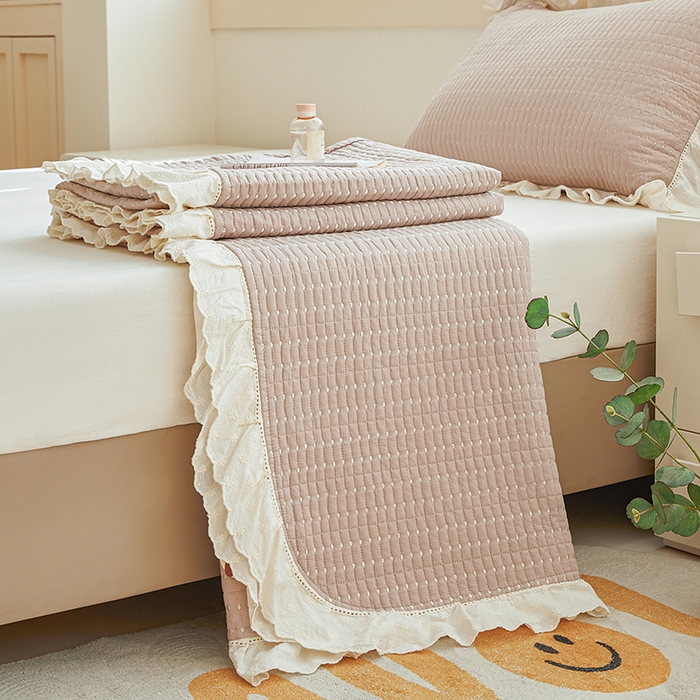 91家纺网 家纺一手货源 找家纺 源舜家纺 2026新款天丝棉麻莱赛尔莫代尔天丝棉米粒绣床盖三件套 米粒-豆沙