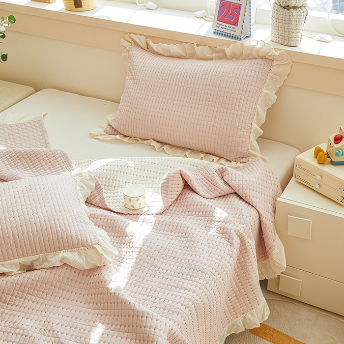 91家纺网 家纺一手货源 找家纺 源舜家纺 2026新款天丝棉麻莱赛尔莫代尔天丝棉米粒绣床盖三件套 米粒-粉